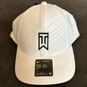 Brand New Discontinued Nike Tiger Woods TW Golf Hat!